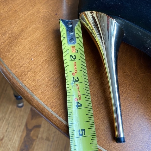 Qupid Peep Toe Stiletto Glittery Gold and Satin Black Peep Toe High Heels Size 8 - Picture 15 of 16